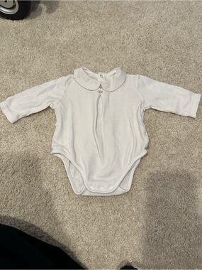 Classic White Long-Sleeve Baby Bodysuit with Peter Pan Collar